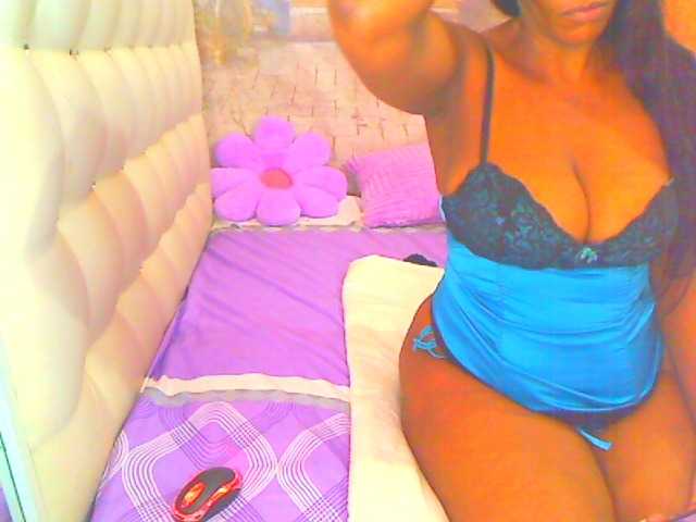 HOTLILLIE live cam on BongaCams
