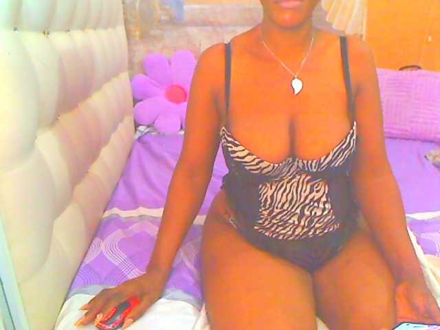 HOTLILLIE live cam on BongaCams
