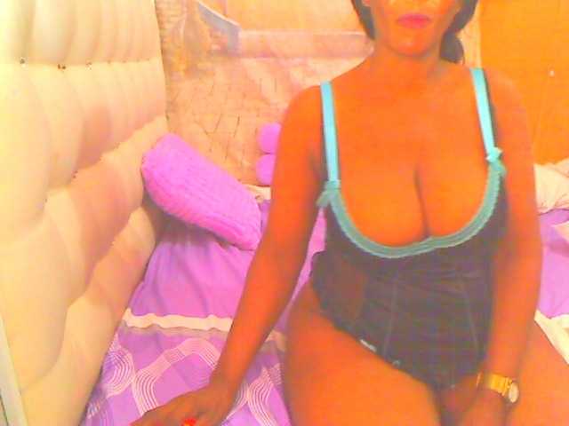 HOTLILLIE live webcam show