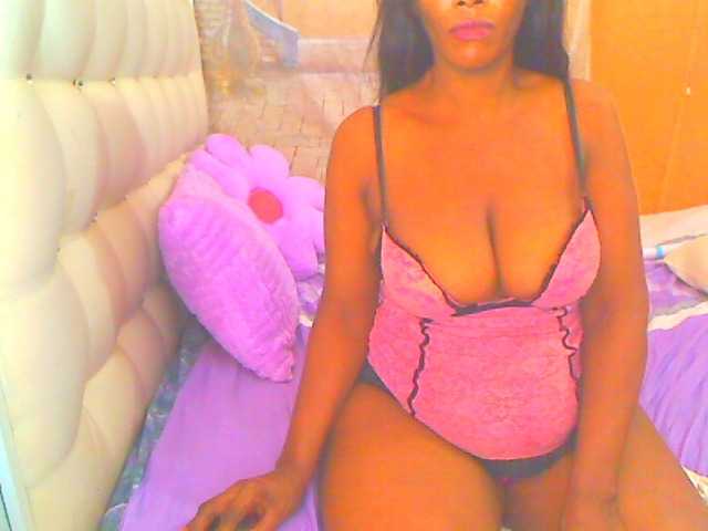 HOTLILLIE live cam on BongaCams