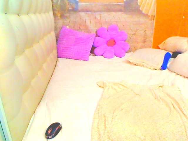HOTLILLIE live cam on BongaCams