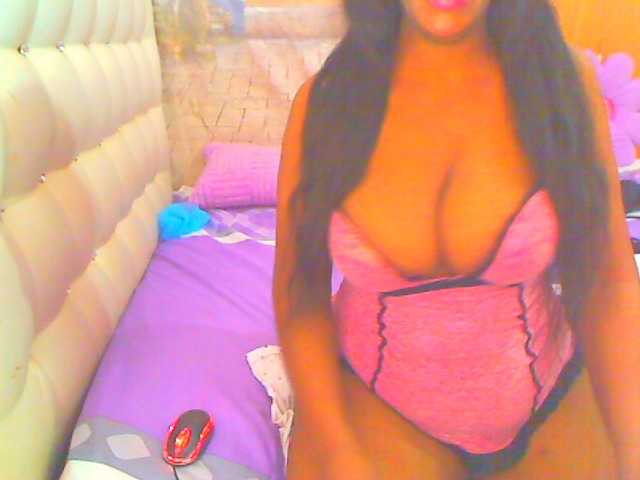 HOTLILLIE live cam preview