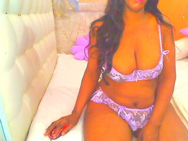 HOTLILLIE live cam on BongaCams