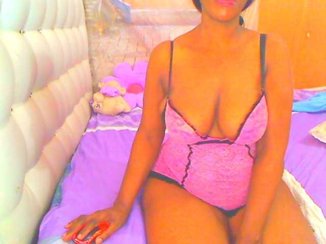 HOTLILLIE live cam on BongaCams