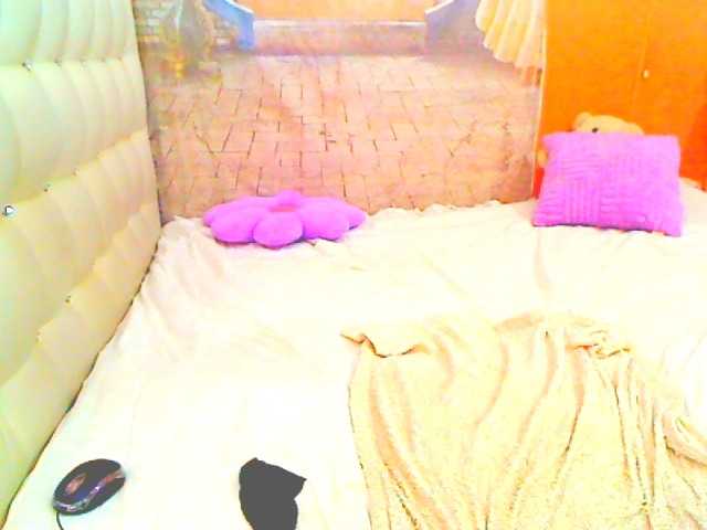 HOTLILLIE live cam on BongaCams