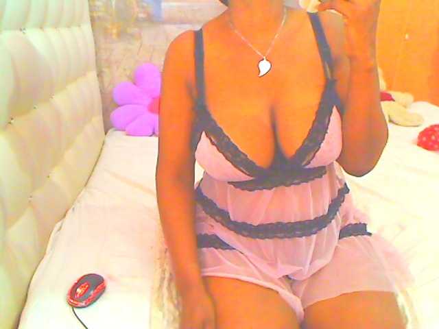 HOTLILLIE live cam on BongaCams