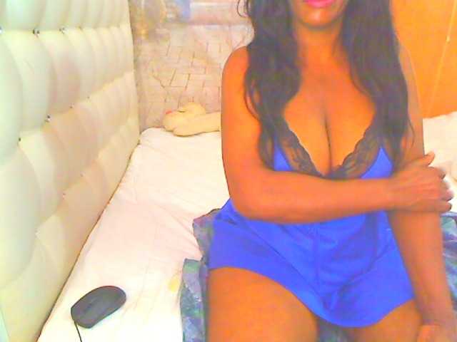 HOTLILLIE live cam