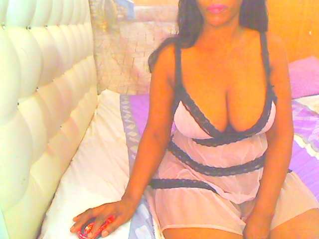 HOTLILLIE live cam on BongaCams