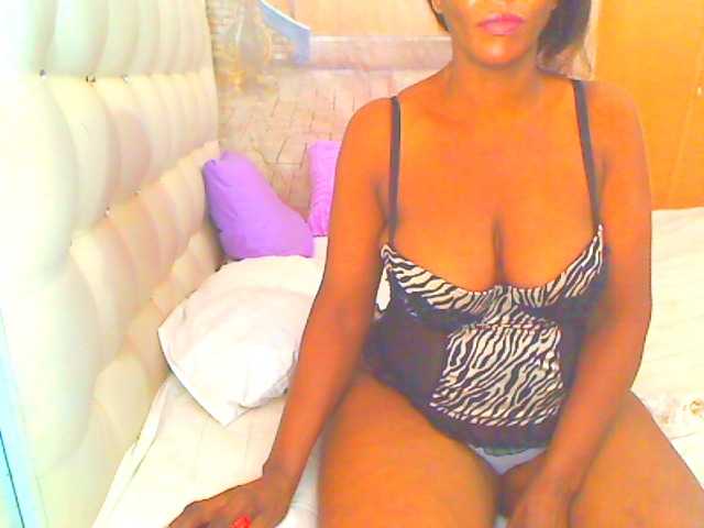 HOTLILLIE live cam on UnifiedCams