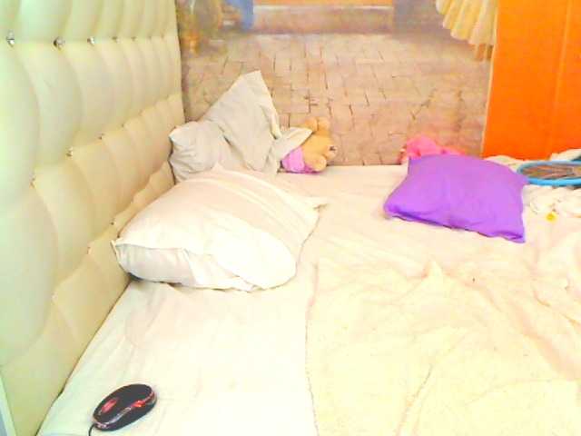 HOTLILLIE's BongaCams show and profile