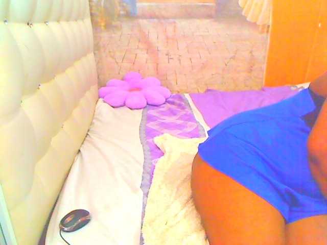 HOTLILLIE live cam on BongaCams