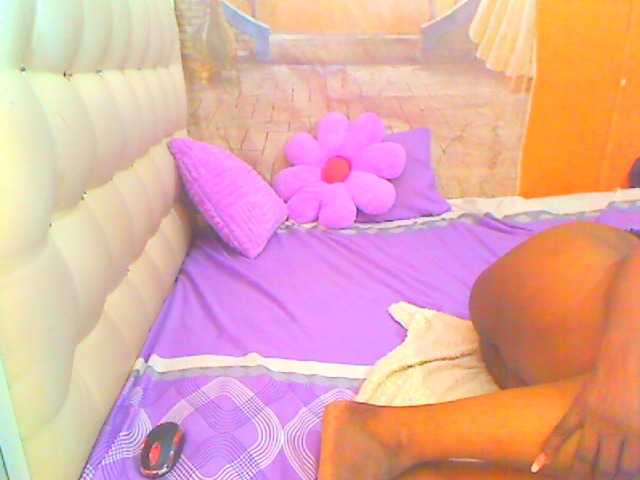 HOTLILLIE live webcam show
