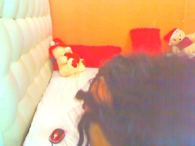 HOTLILLIE, en directo ahora en BongaCams