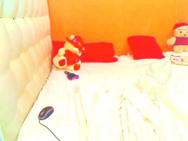 HOTLILLIE live cam on BongaCams