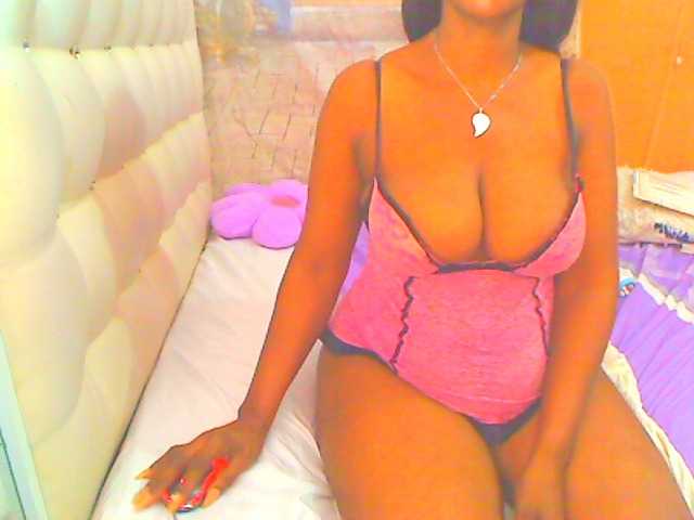 HOTLILLIE live cam on BongaCams