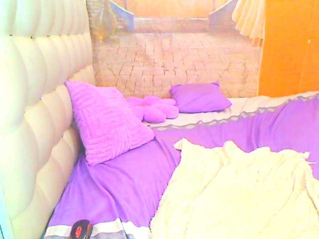 HOTLILLIE live webcam show