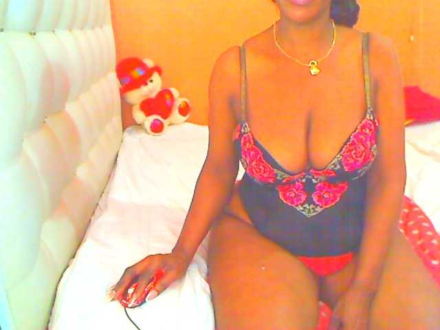 HOTLILLIE live cam on BongaCams