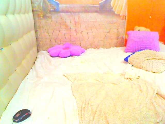 HOTLILLIE live cam on BongaCams