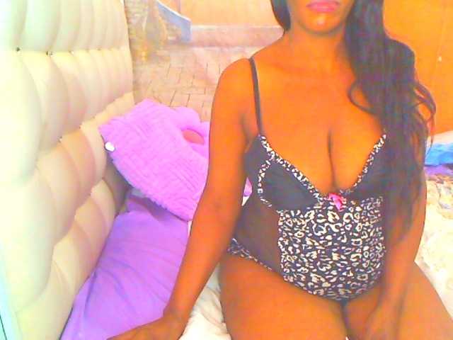 HOTLILLIE live cam on BongaCams