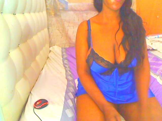 HOTLILLIE live cam on BongaCams