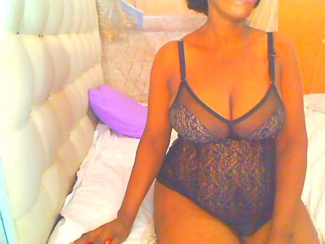 HOTLILLIE live cam on UnifiedCams