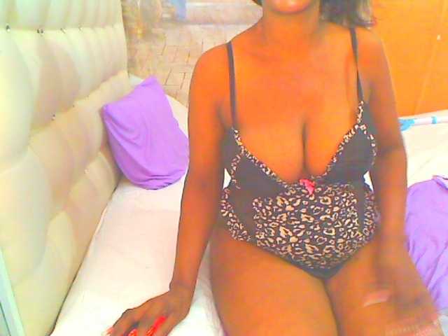 HOTLILLIE live cam on BongaCams