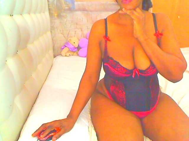 HOTLILLIE live cam on BongaCams