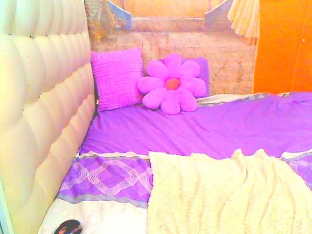 HOTLILLIE live webcam show