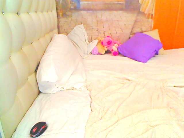 HOTLILLIE's BongaCams show and profile