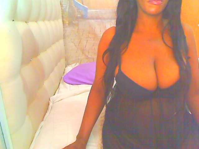 HOTLILLIE live cam on BongaCams