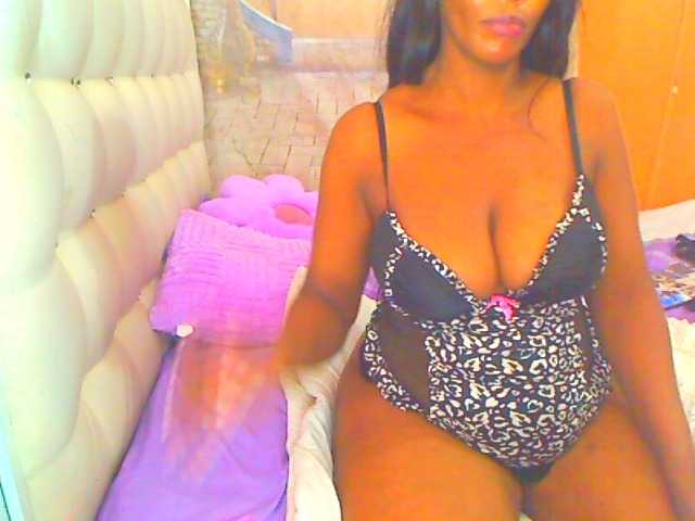 HOTLILLIE live cam on BongaCams