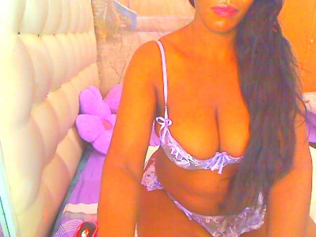 HOTLILLIE live cam on BongaCams