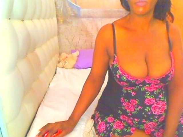 HOTLILLIE live cam on BongaCams