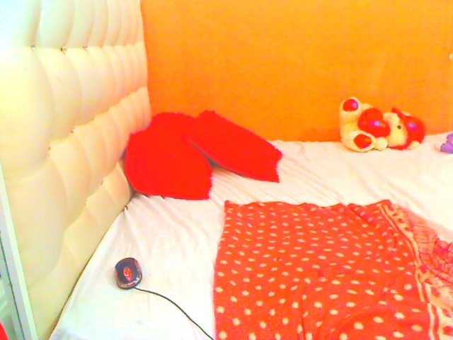 HOTLILLIE live cam preview