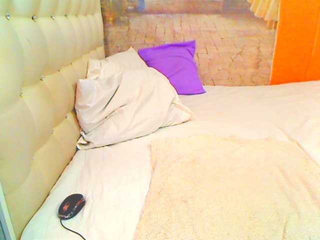 HOTLILLIE's BongaCams show and profile