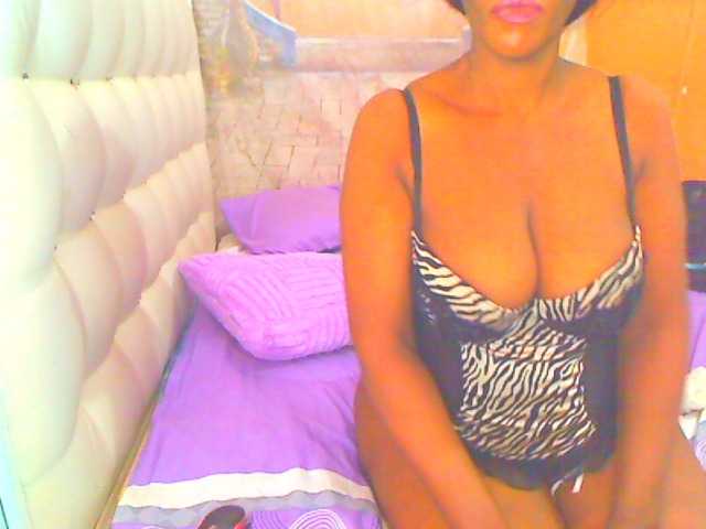 HOTLILLIE live webcam show