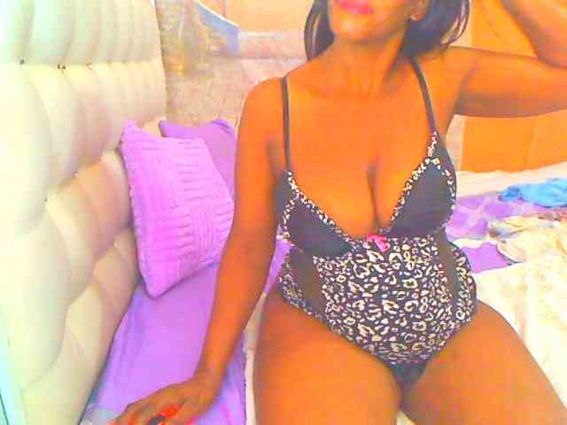 HOTLILLIE webcam