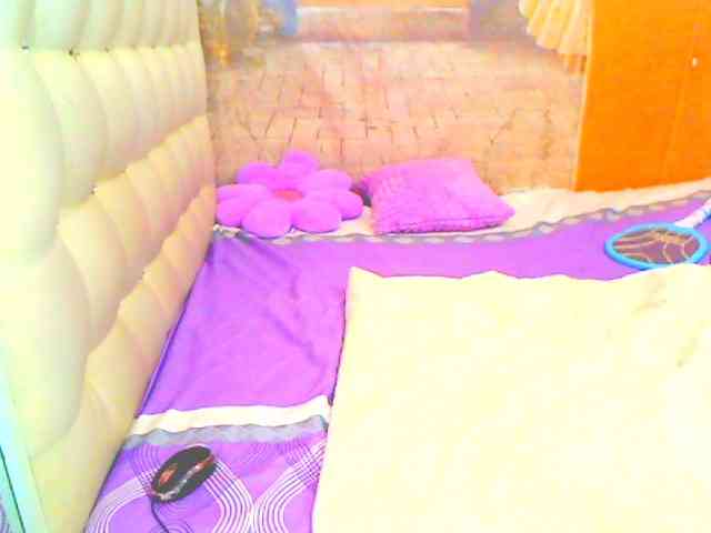 HOTLILLIE webcam