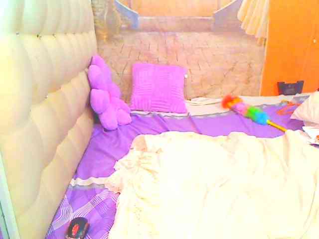 HOTLILLIE webcam