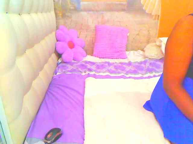 HOTLILLIE webcam