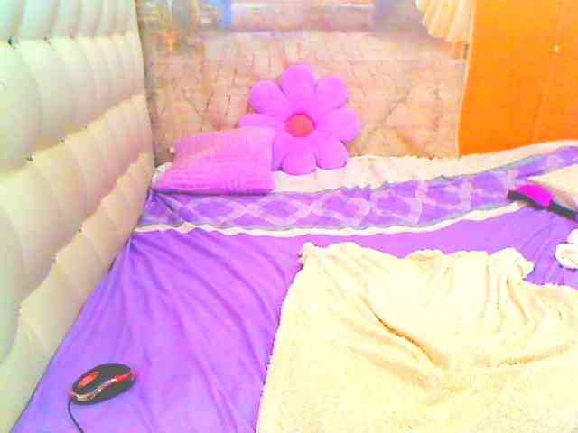 HOTLILLIE webcam