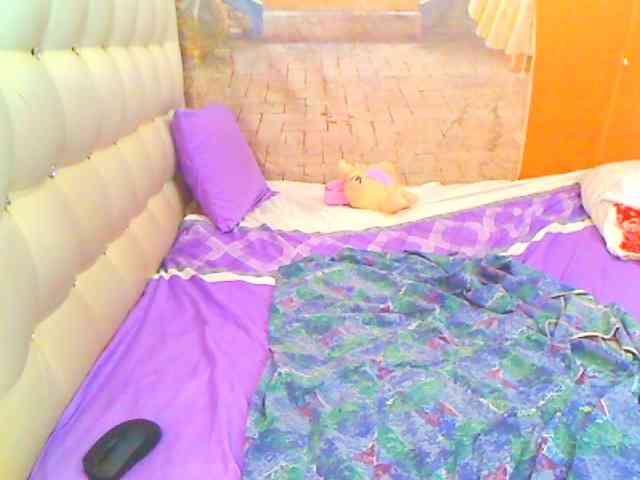 HOTLILLIE webcam