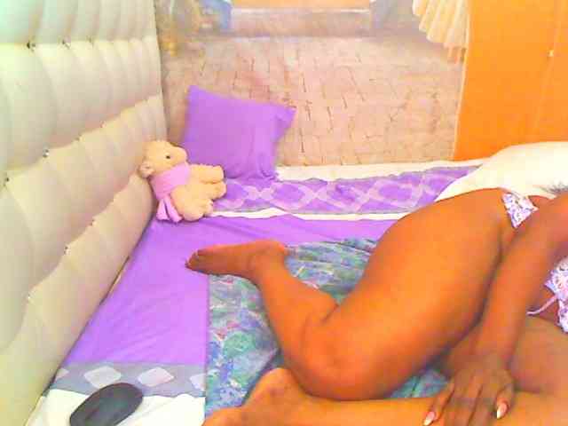 HOTLILLIE webcam