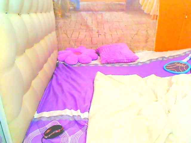 HOTLILLIE webcam
