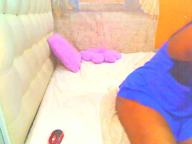 HOTLILLIE webcam
