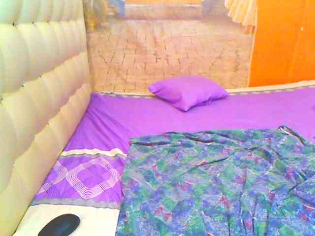 HOTLILLIE webcam