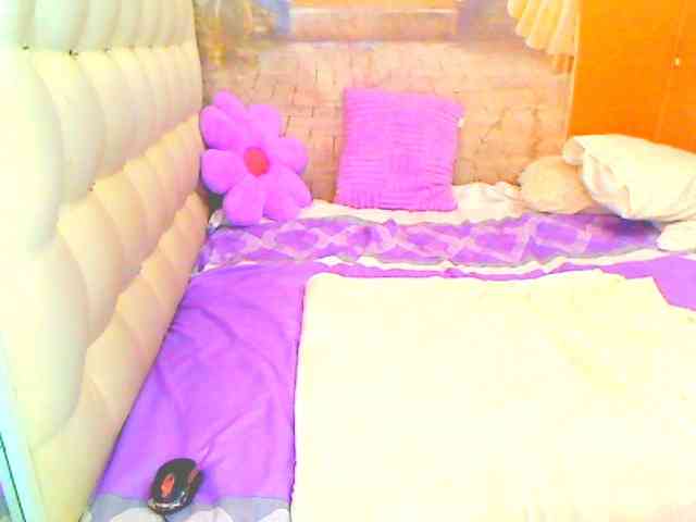 HOTLILLIE webcam