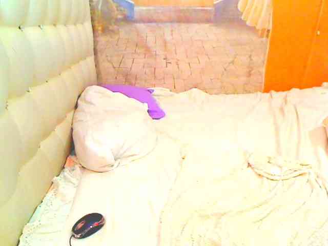 HOTLILLIE webcam
