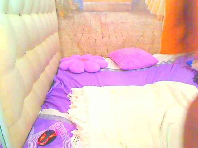 HOTLILLIE webcam
