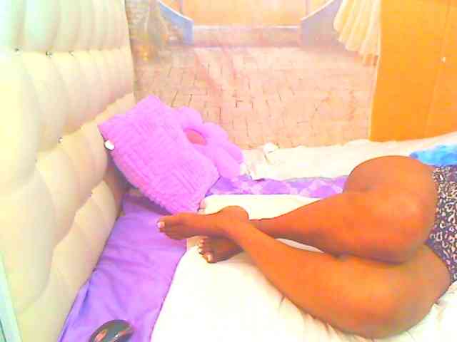 HOTLILLIE webcam